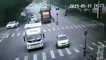 0后女子当场死亡！生命最后10秒，教训极其惨痛！"