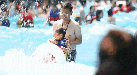 .18疯抢,69.9元抢东莞虎英水乐园畅玩卡无限次玩，限量5000套~超级大喇叭，人造沙滩，超级冲浪池，峡谷漂流"