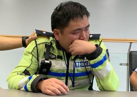 痛！24岁辅警被撞牺牲！肇事司机事发前做了一个动作…