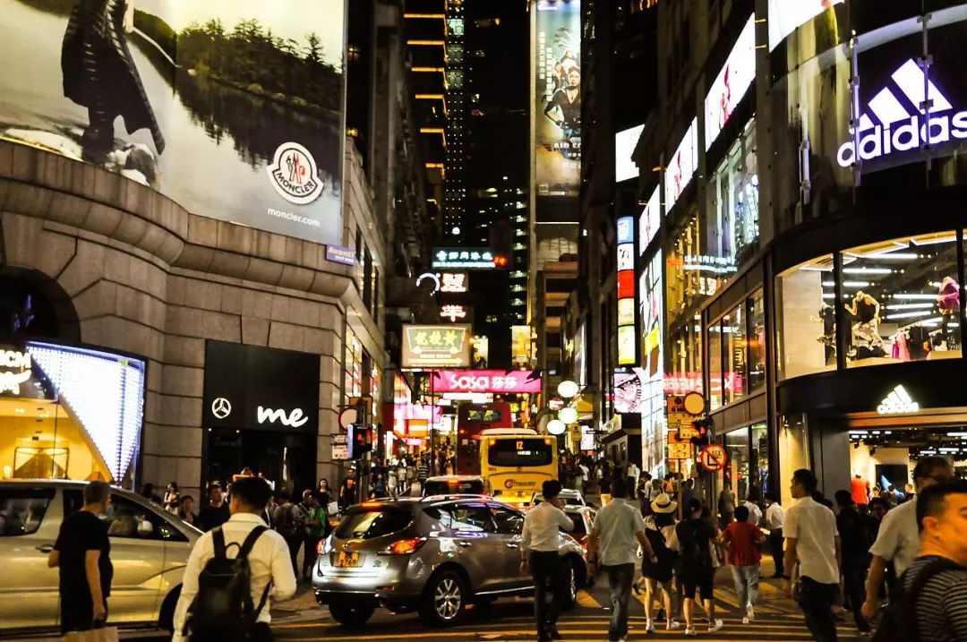 还敢去香港买鞋？被查出一条街都是假货！你中招了吗？