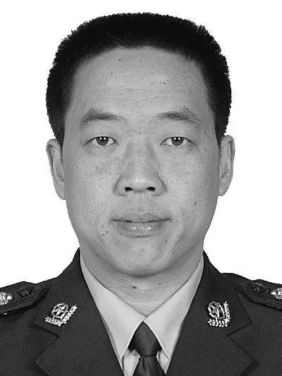 哀悼！东莞一民警在追逃途中因公牺牲！