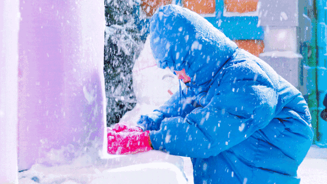 超值！49.9元抢东莞·哈尔滨冰雪大世界双人票，零下8度飘雪体验，N多冰雕拍拍拍~东莞zui好玩冰雪乐园