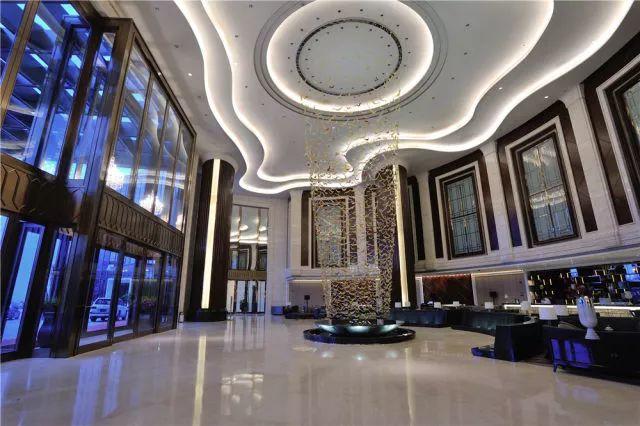 【双人份】180元抢康帝酒店超豪华自助餐！3只手指粗的蟹腿，巴掌大的鲍鱼任你吃...