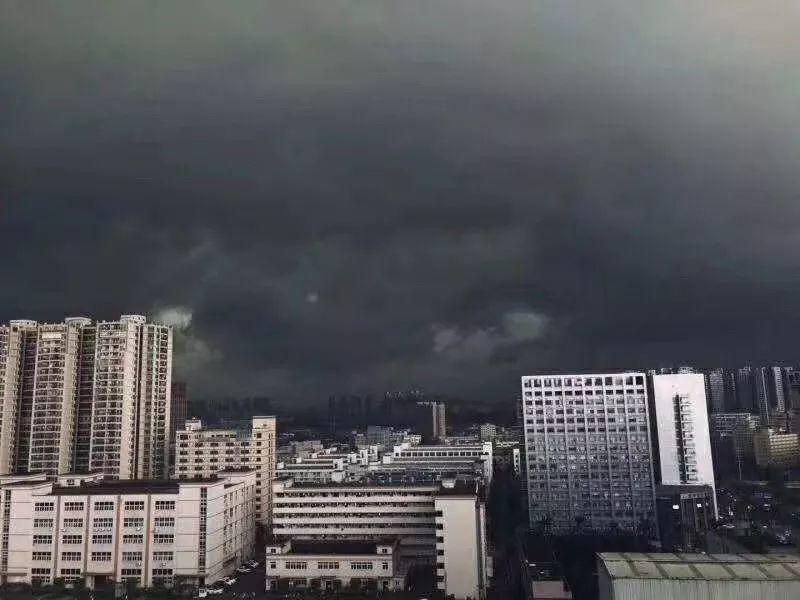 水浸街又来了！雷雨大风+暴雨预警生效！地质灾害预警三级！