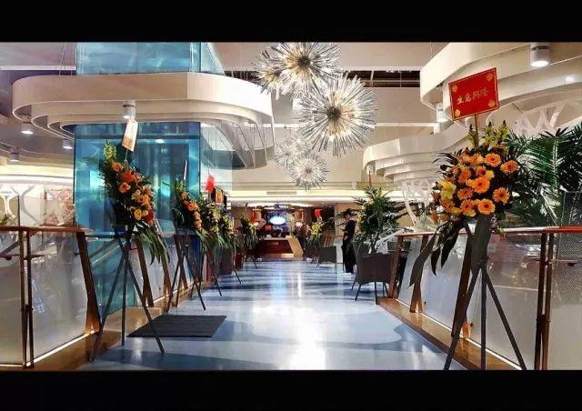 吃喝玩乐12个钟才99元！12小时净桑+2个自助餐+恒温游泳池+干蒸+汗蒸+榻榻米休息区+电影院！