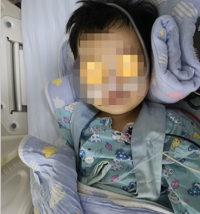 东莞一岁女童误把灯油当茶喝，进了ICU······