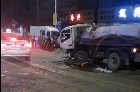 惊险！东莞一女子开保时捷跑车与洒水车相撞！车祸原因让人愤怒！