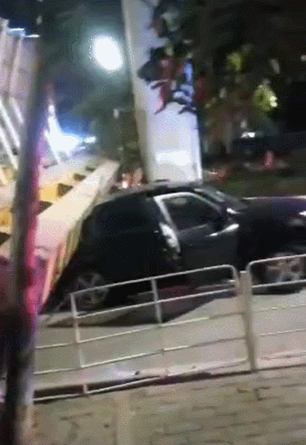 突发！东莞一限高架倒塌，砸中两车，最新消息...