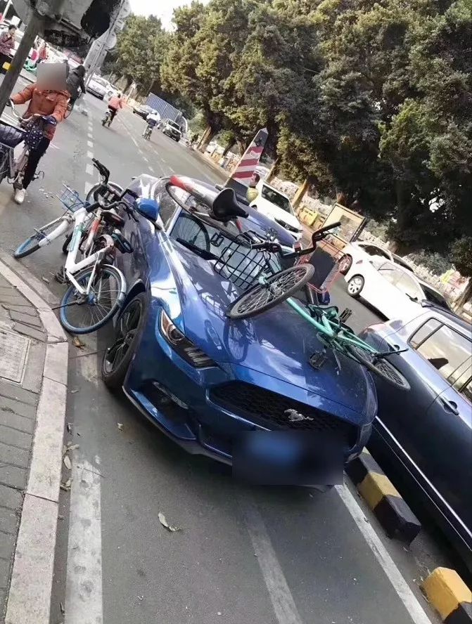 东莞有谁认识这部粤S跑车！告诉他，他要火了！