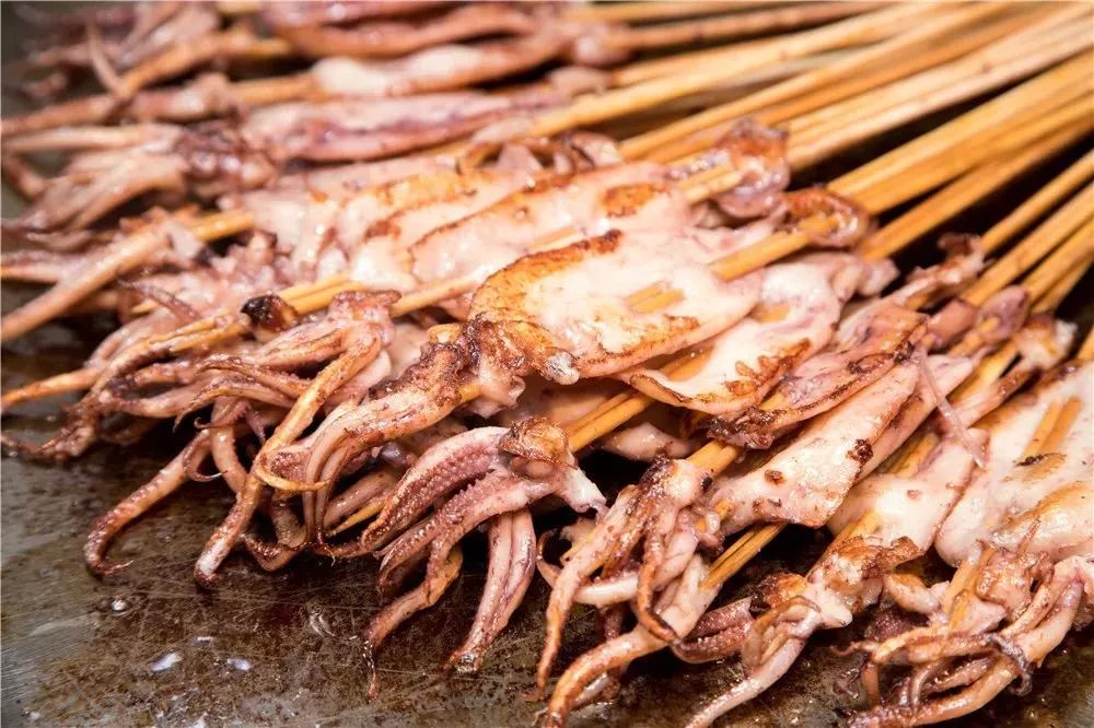 9蚊食到爽！东莞这家海鲜自助餐放大招！上百种美食无限量任你吃！"