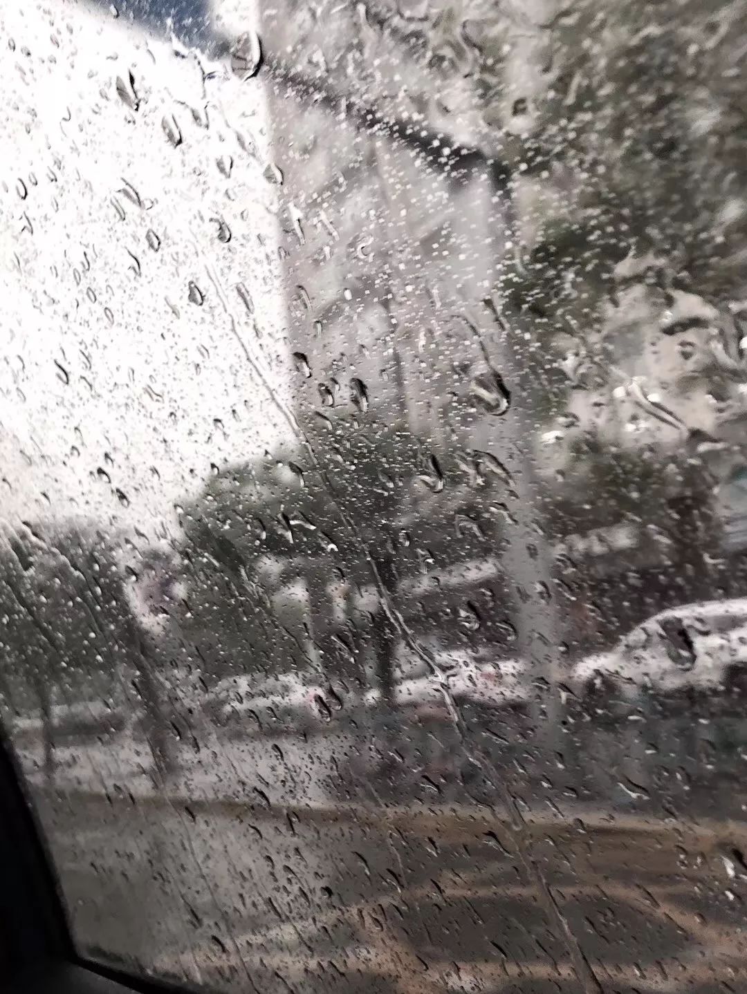 刚刚！东莞又下冰雹了！气象局连发三个预警！