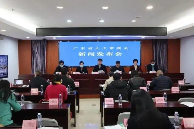 定了！下个月起，广东扔垃圾不分类，个人最高受罚500元