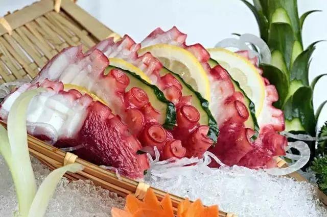 五星自助餐！168元抢3人美思威尔顿酒店日料自助餐！各式各样刺身、花样寿司、美味铁板烧、现烤牛扒····（周末节假日通用）