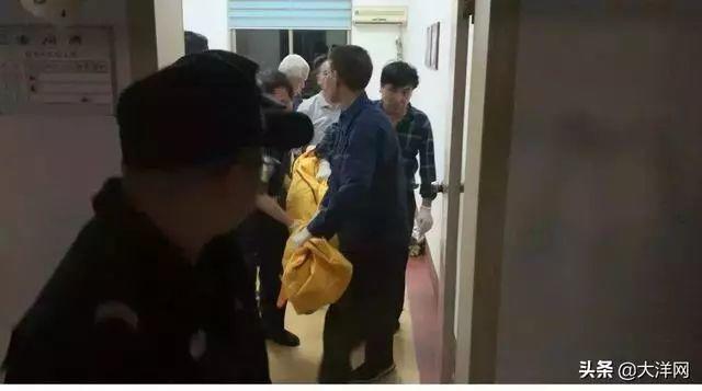 痛心！父亲接了个电话，将女儿忘车里9小时致死！细节曝光