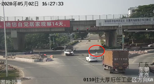 腾空翻转720度！东莞男子险丢命，就为了这2秒…