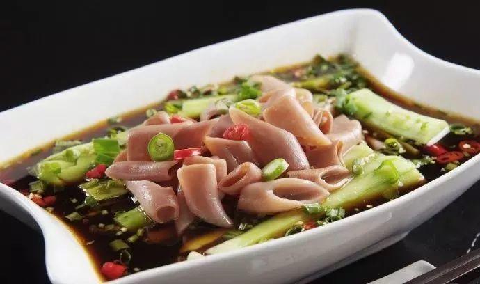 成千上万条"JJ鱼"惊现美国海滩，东莞人：仔细好食！