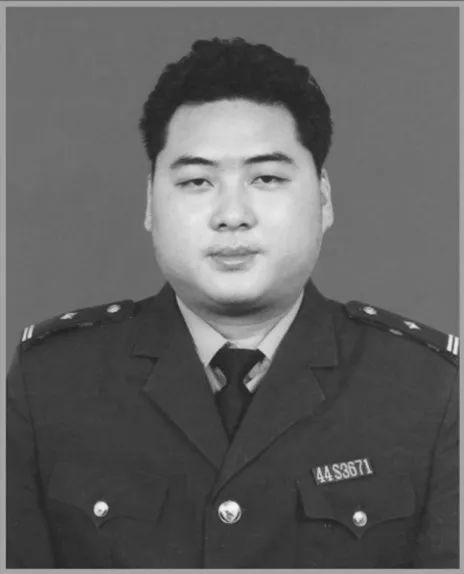 哀悼！东莞一民警在追逃途中因公牺牲！