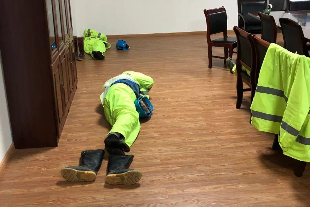最强台风！32人遇难！已造成157亿损失，他救出6人，却与母亲永别