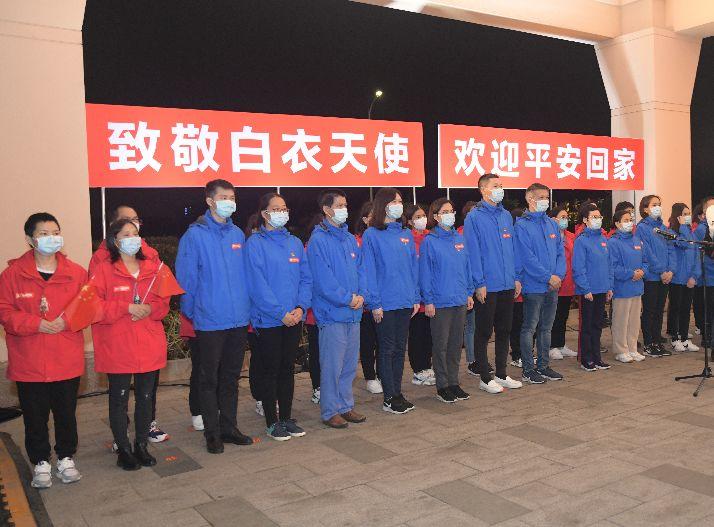 转发点赞！东莞英雄回来了！全城亮灯，第一张图就戳中泪点