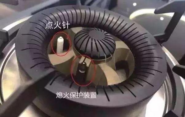 警惕！燃气灶打不着火，千万别用打火机，太危险了
