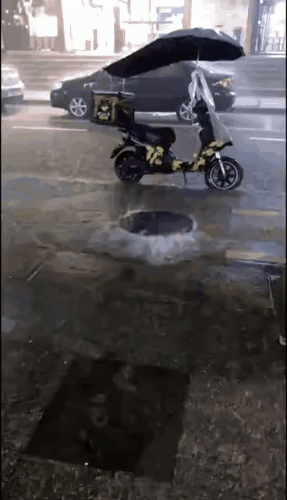 突发！东莞时空错乱！多个镇街被淹！车都翻了！