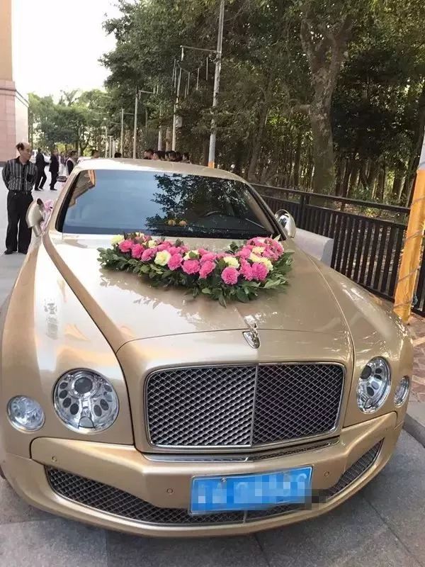 广东真正的土豪婚礼！豪车游艇328围酒席！唔收利是，每人还发500蚊！