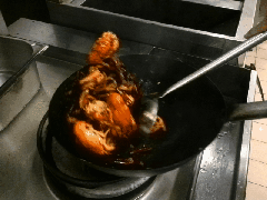 不要再吃这样的了，全是虫！快告诉家人！