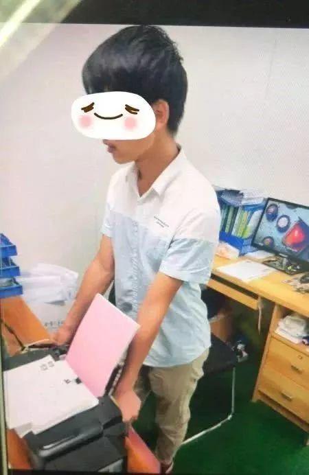 东莞男子拿剪刀自残相逼！原因竟让人哭笑不得