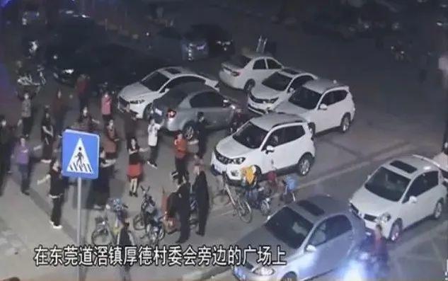 东莞多辆车深夜被钢钉划花！竟因为大妈要跳广场舞...