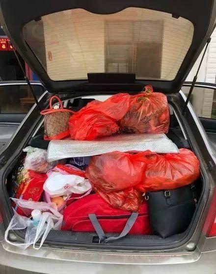 返程行李箱霸屏，可尴尬一幕出现了……一大波媳妇集体吐槽