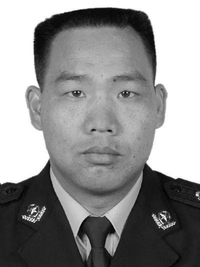 哀悼！东莞一民警在追逃途中因公牺牲！