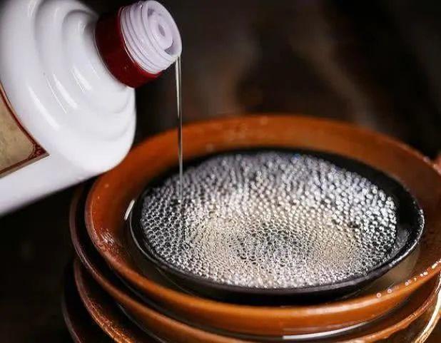 "百年陈酒十里香"，新酒存一存就变老酒？你想得太简单了