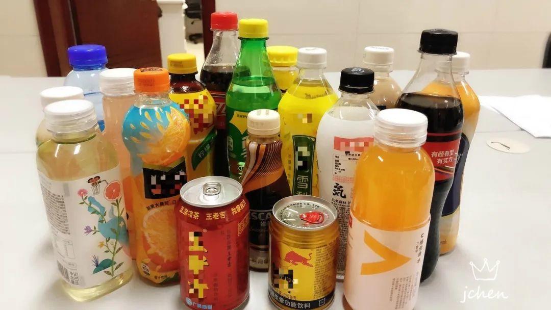瓶≈15块方糖！测评18款饮料含糖量，最高的竟是TA！东莞人都喝过！"