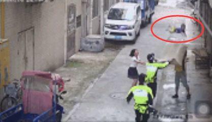 东莞又一孩子从二楼跌下，结果........