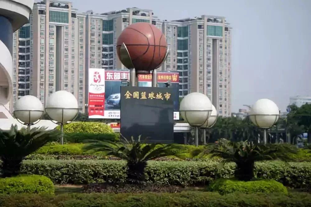 “你有什么资格说东莞不好？！”