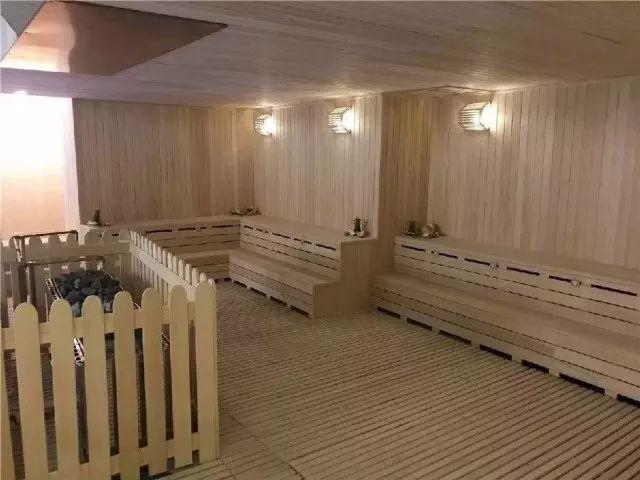 吃喝玩乐12个钟才99元！12小时净桑+2个自助餐+恒温游泳池+干蒸+汗蒸+榻榻米休息区+电影院！