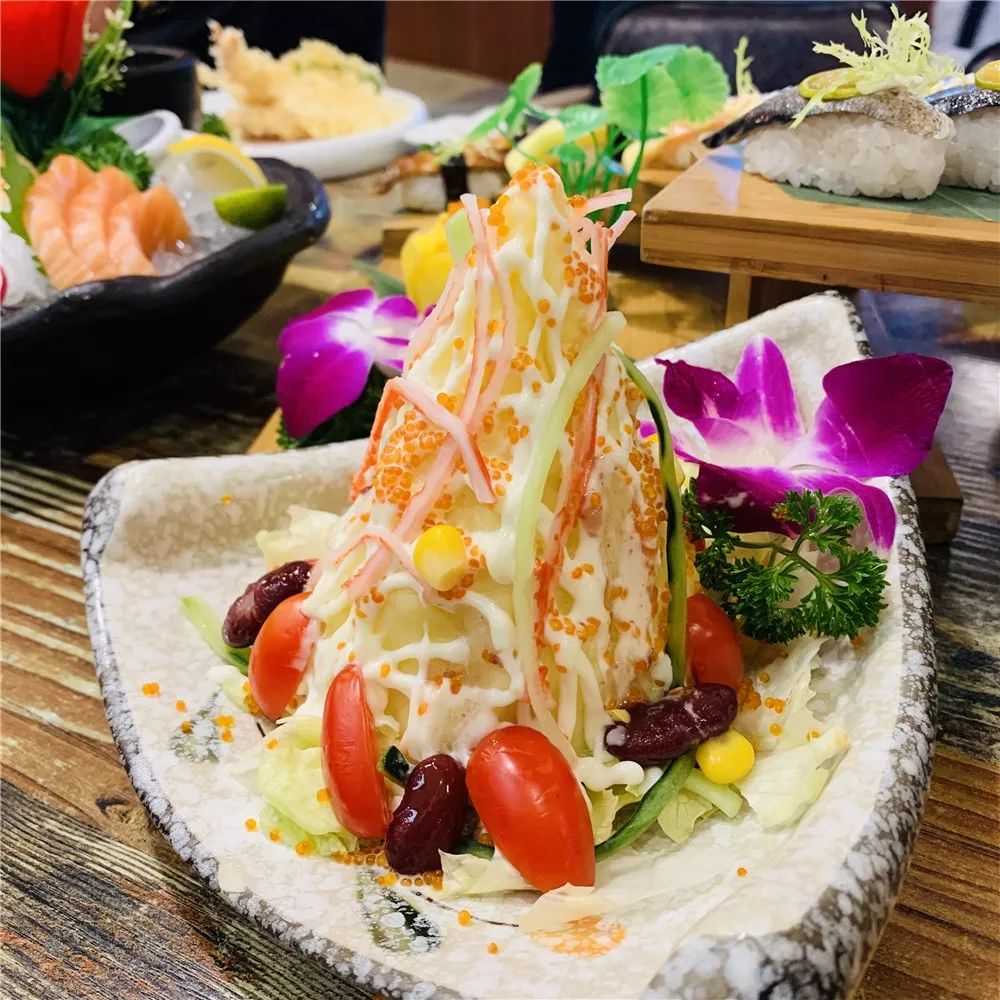 味蕾控必打卡！118元抢居田屋日料2-3人餐：三文鱼+塔塔立鱼+炙烧寿司拼盘+和风牛肉+回转寿司+烧汁肥牛拉面+什锦天妇罗···