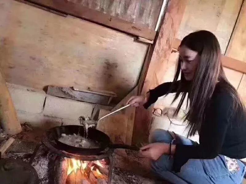 全国已有上百人被骗，都因这个美女！官方发声：别信！