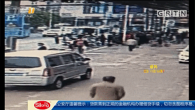 惊魂！东莞发生气体爆燃事故！行人受伤倒地......