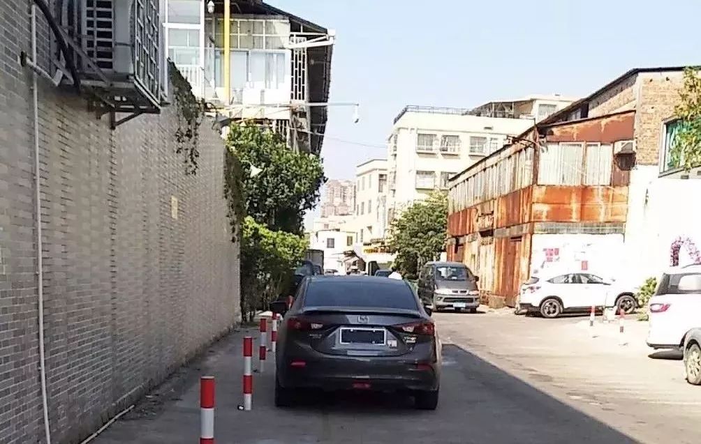 东莞有谁认识这部粤S跑车！告诉他，他要火了！