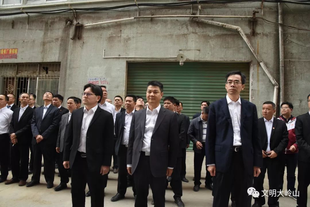 东莞1栋2万㎡建筑被拆除！现场视频曝光！
