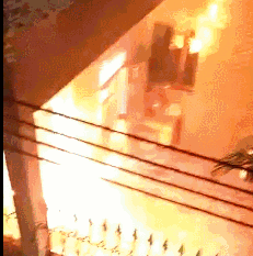 电动车充电又出事！现场火花四溅，爆炸声不断~