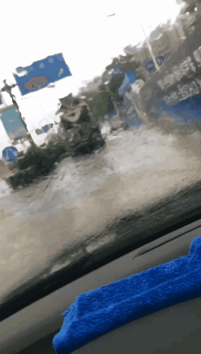 刚刚！东莞发布暴雨红色预警！多个镇街被淹！会停课吗？