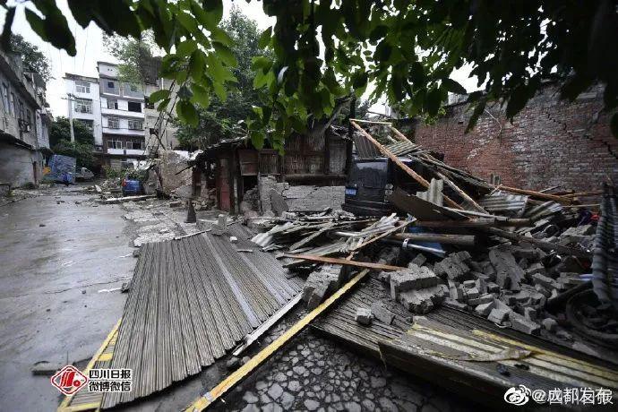 刚刚，噩耗再次传来！13人死亡200伤！7岁儿子遇难，爸爸失声痛哭