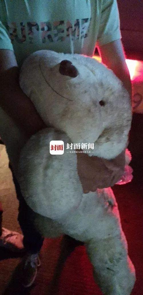 刚刚，噩耗再次传来！13人死亡200伤！7岁儿子遇难，爸爸失声痛哭