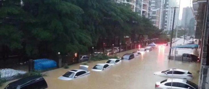 可怕！今早东莞多地严重水浸！未来几天将发生暴雨到大暴雨+8级大风.........