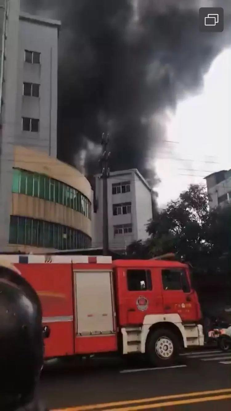 突发！东莞虎门高铁站附近发生火灾！黑烟滚滚！