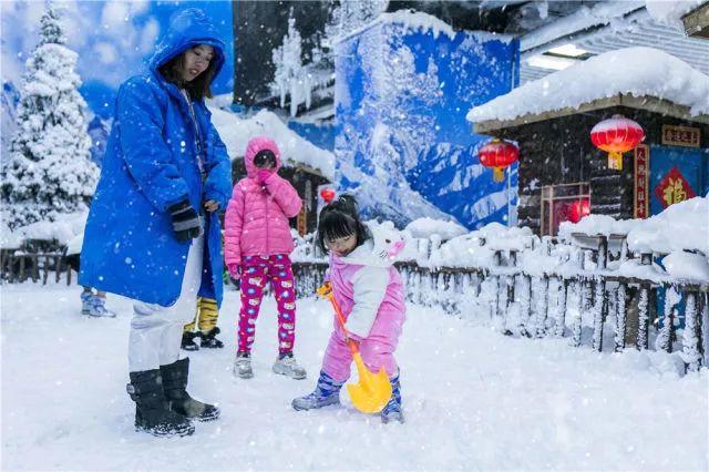 超值！49.9元抢东莞·哈尔滨冰雪大世界双人票，零下8度飘雪体验，N多冰雕拍拍拍~东莞zui好玩冰雪乐园
