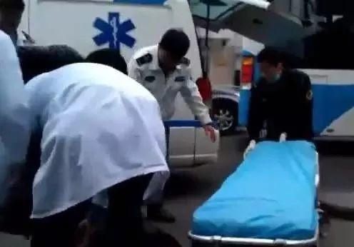 东莞醉汉头撞玻璃门鲜血直流！东莞人不要再劝酒了！