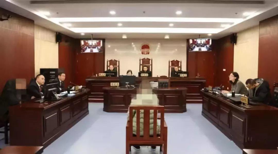 心痛！14岁少年挥刀刺死亲生父亲，只因…